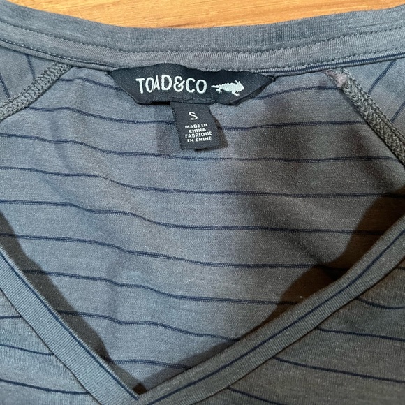 Toad& Co. V neck short sleeve shirt - Picture 3 of 3